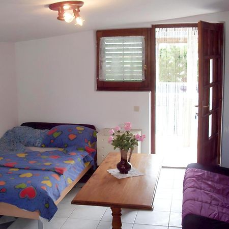 Apartments Tuka Near The Beach 维尔 外观 照片