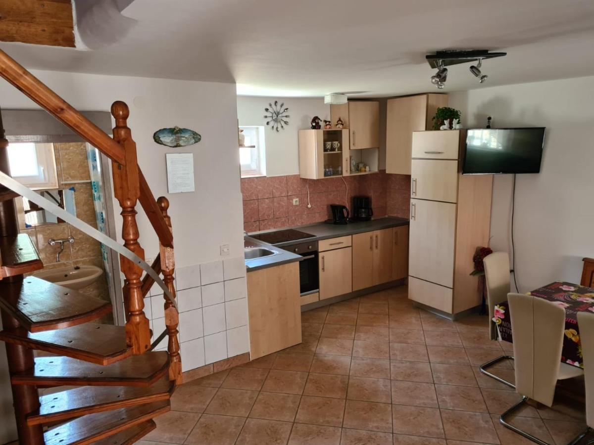 Apartments Tuka Near The Beach 维尔 外观 照片