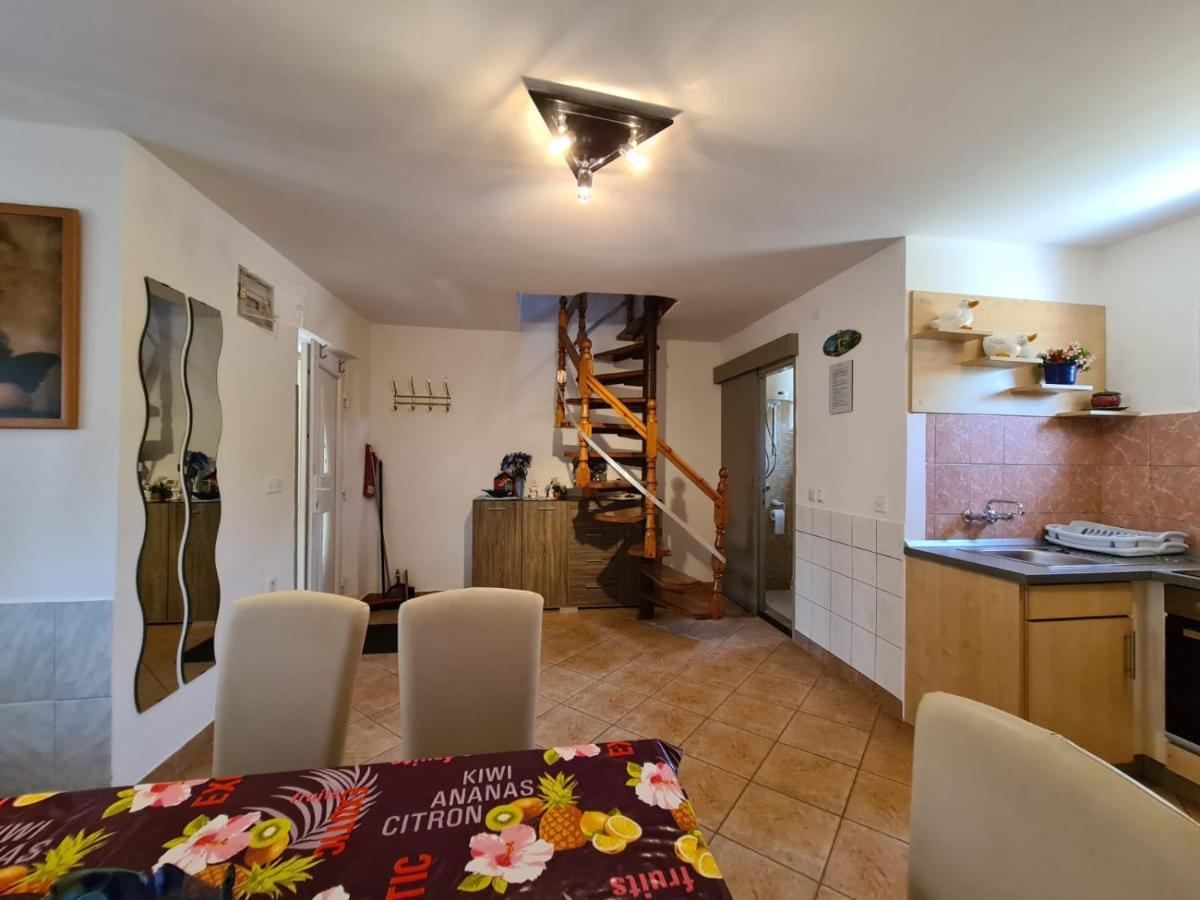 Apartments Tuka Near The Beach 维尔 外观 照片