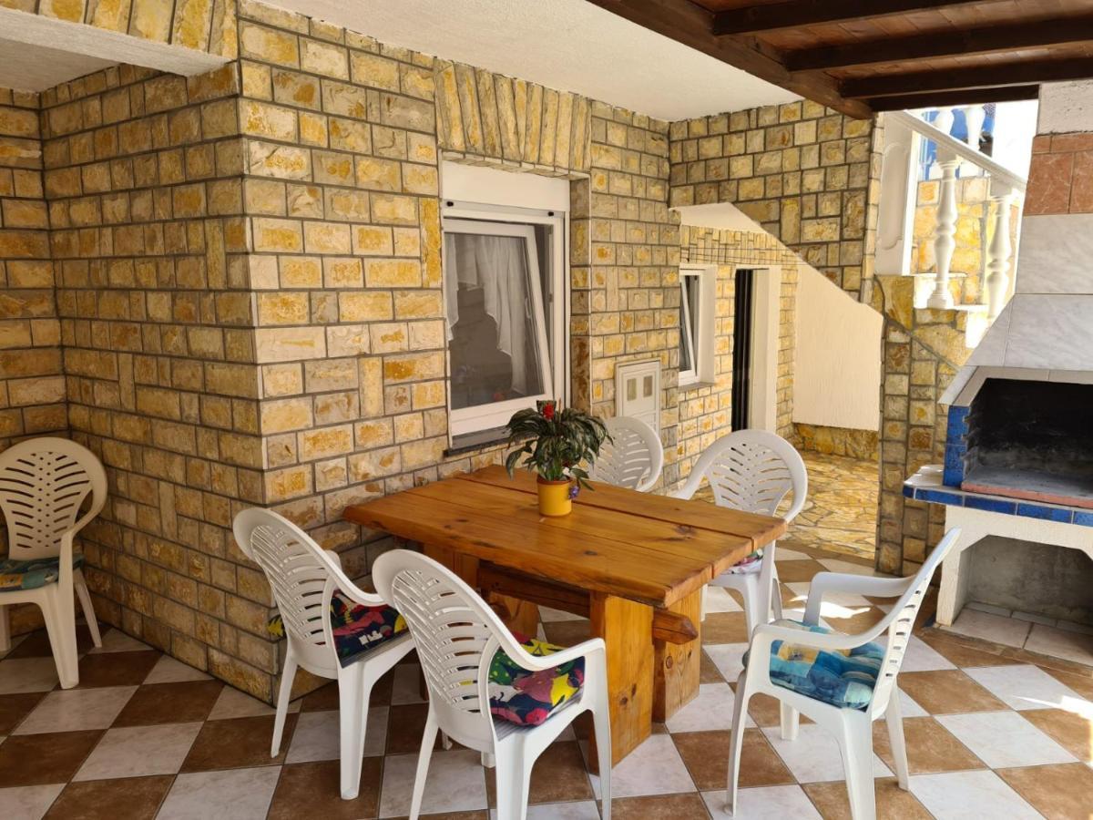 Apartments Tuka Near The Beach 维尔 外观 照片