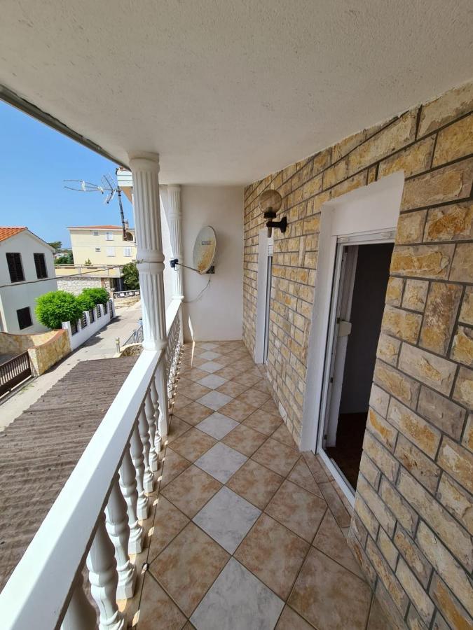 Apartments Tuka Near The Beach 维尔 外观 照片
