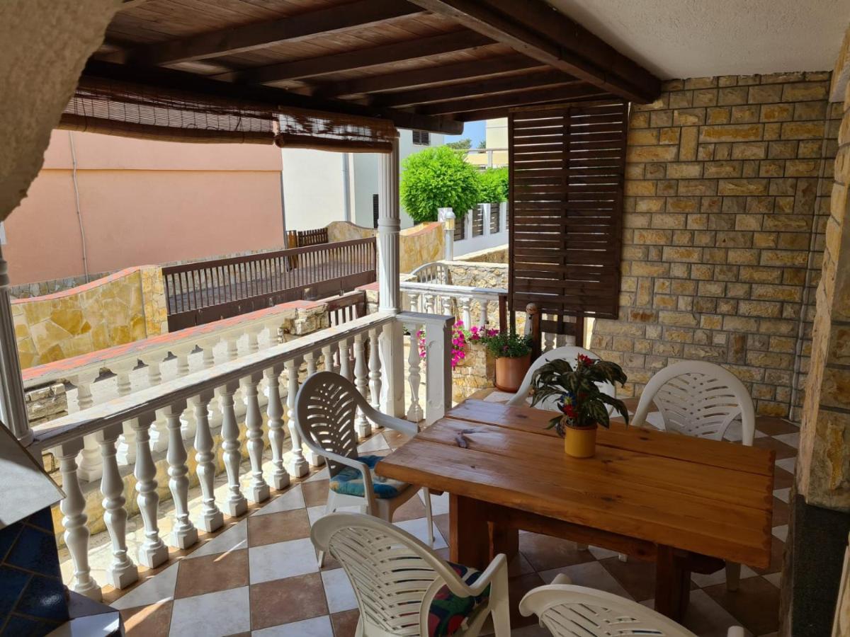 Apartments Tuka Near The Beach 维尔 外观 照片