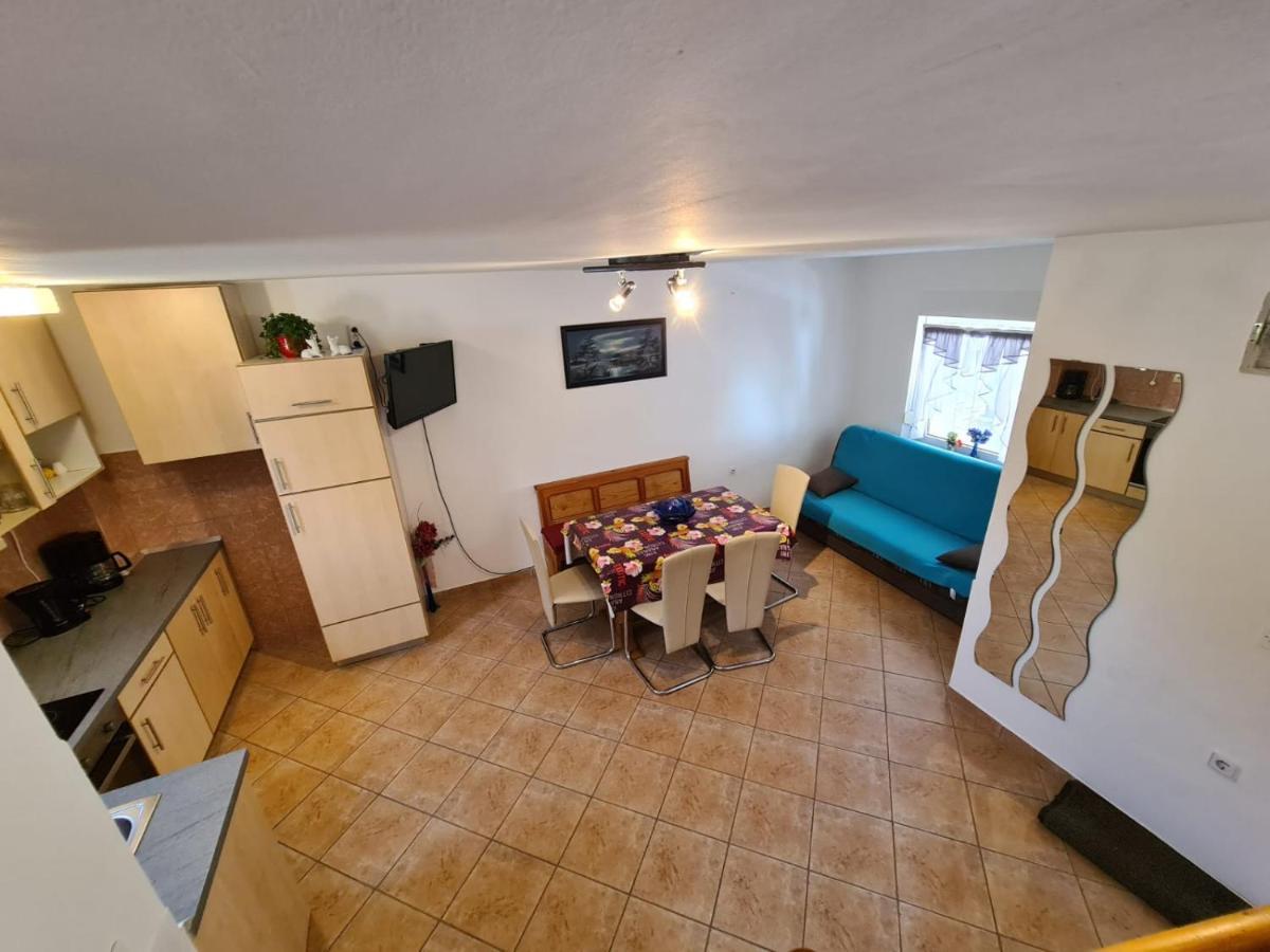 Apartments Tuka Near The Beach 维尔 外观 照片